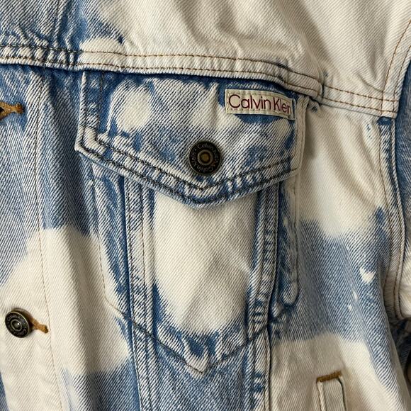 Calvin Klein Big Sky Bleach Wash Denim Trucker Jacket Size Small NWOT - Picture 4 of 6